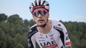 João Almeida sofre no regresso à competição