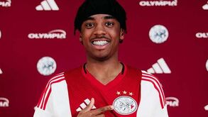 Paulo da Silva, avançado de 18 anos, opta pelo Ajax