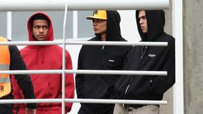 Figuras de peso no Seixal: jogadores e estrutura do Benfica a assistir ao duelo da Youth League