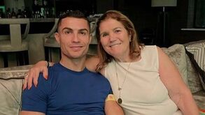 Dolores Aveiro felicita Cristiano Ronaldo no 41.º aniversário