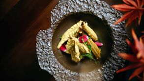 Jantar especial no Oven com sabores da Índia e Nepal, recomendado pelo Guia Michelin