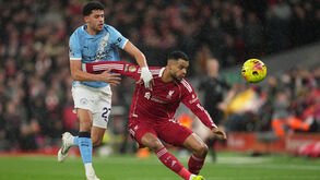 Matheus Nunes (Manchester City) e Gakpo (Liverpool)