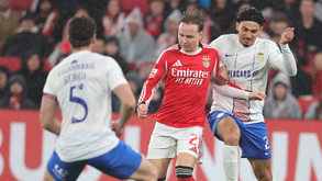 O momento em que Schjelderup visou a baliza do Alverca