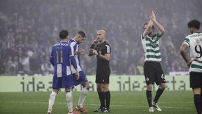 Árbitro, Pepe e Coates no jogo FC Porto-Sporting