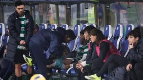 Geny Catamo fez gelo na perna esquerda no banco do Sporting