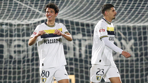 Pedro Santos comemora com Gil Dias