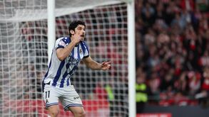 Gonçalo Guedes ajudou no triunfo no dérbi basco