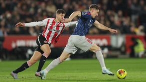 Gyökeres frente ao Brentford