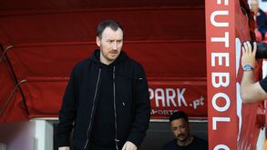 Mangala elogia Ian Cathro pelo sucesso