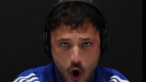 Plantel do Amora assinala Dia Mundial da Rádio e já antecipa final do Mundial com Ronaldo... a marcar nos descontos