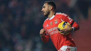 Jogador do Benfica comemora golo