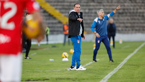 Petit no banco do Santa Clara