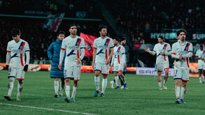 Desilusão de Gonçalo Ramos e Vitinha na derrota do PSG frente ao Rennes