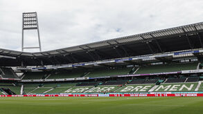 Werder Bremen e Bayern Munique defrontam-se no Weserstadion