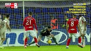 O momento em que Trubin sofre golo no Santa Clara-Benfica