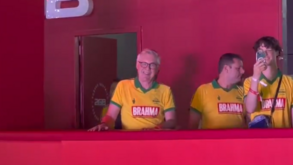 Já se sente em casa: Ancelotti marca presença no Carnaval de Salvador da Bahia