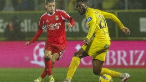 Jordan Siebatcheu ao serviço do Tondela num jogo contra o Benfica