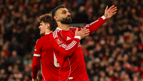 Salah marcou e assistiu na vitória do Liverpool sobre o Brighton