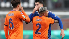 Álvaro Morata envolveu-se num bate-boca com Luca Ranieri, que lhe valeu o segundo amarelo