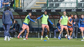 Os jogadores do FC Porto em ação durante o aquecimento