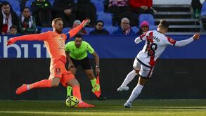 Jogo de futebol entre At. Madrid e Rayo Vallecano termina com vitória do Rayo