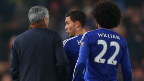 Mourinho com Hazard no Chelsea