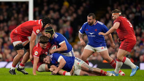 França vence no País de Gales e isola-se no comando do torneio das Seis Nações