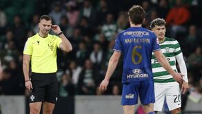 Sporting-Famalicão ficou com um penálti por assinalar