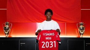 Anísio Cabral renova com o Benfica