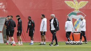 Mourinho orienta o treino do Benfica