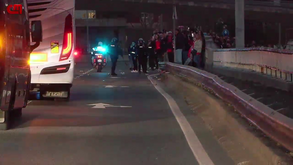 Adeptos do Benfica travaram marcha do autocarro do Real Madrid