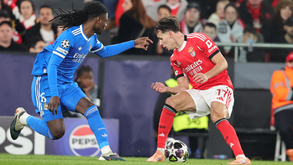 Camavinga com Amar Dedic durante o Benfica-Real Madrid