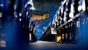 Adeptos do Chelsea procuram mudanças na equipa após época de decisões