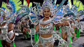 Cores e brilhos marcam os desfiles do Carnaval do Rio de Janeiro