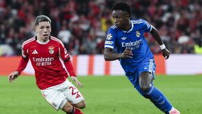 Prestianni e Vini Jr. no jogo da Liga dos Campeões no Estádio da Luz