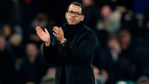 Rosenior comenta preocupação do Chelsea com a saúde dos jogadores