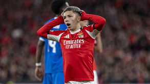 Camisola usada por Prestianni no Benfica-Real Madrid em leilão