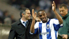 Benni McCarthy com José Mourinho quando ambos representavam o FC Porto