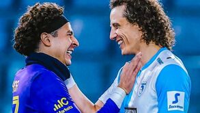 Ochoa e David Luiz reencontram-se num jogo no Chipre