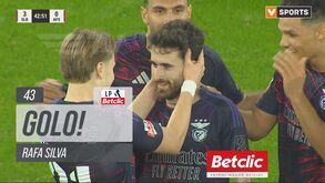 Rafa estreia-se a marcar no regresso ao Benfica com golo... de letra: veja o momento