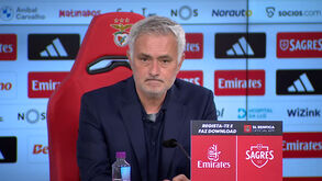 Mourinho: «Se estivesse na bancada, não acreditava que o jogador que alinhou a lateral esquerdo no Benfica tem 17 anos»