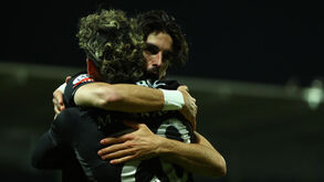 Trincão a festejar com Maxi Araújo