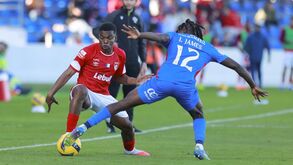 Duelo entre Alverca e Santa Clara