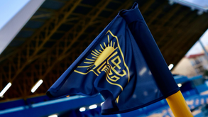 Bandeirola de canto do Estádio António Coimbra da Mota, Estoril