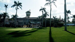 Serviços Secretos dos EUA matam a tiro homem que tentava entrar na casa de Trump na Florida