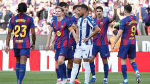 João Cancelo assistiu para Frenkie de Jong no Barcelona-Levante