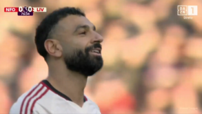 Um sorriso curioso: a reação de Salah após ser substituído no Liverpool-Nottingham