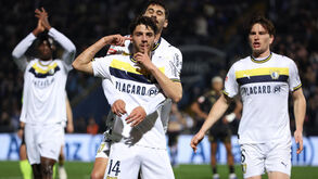 Jogadores do Famalicão festejam frente ao Casa Pia