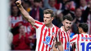 Jogadores do At. Madrid fazem a festa frente ao Club Brugge