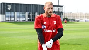 Oficial: Juventus empresta guarda-redes ao Bournemouth